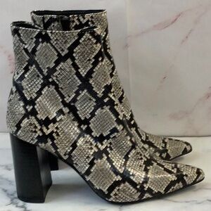 NWT Jeffrey Campbell Snakeskin Ankle Boot Size 8